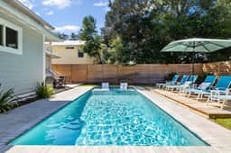FL(SG) - Good Times and Tan Lines - 27 Dalton Dr